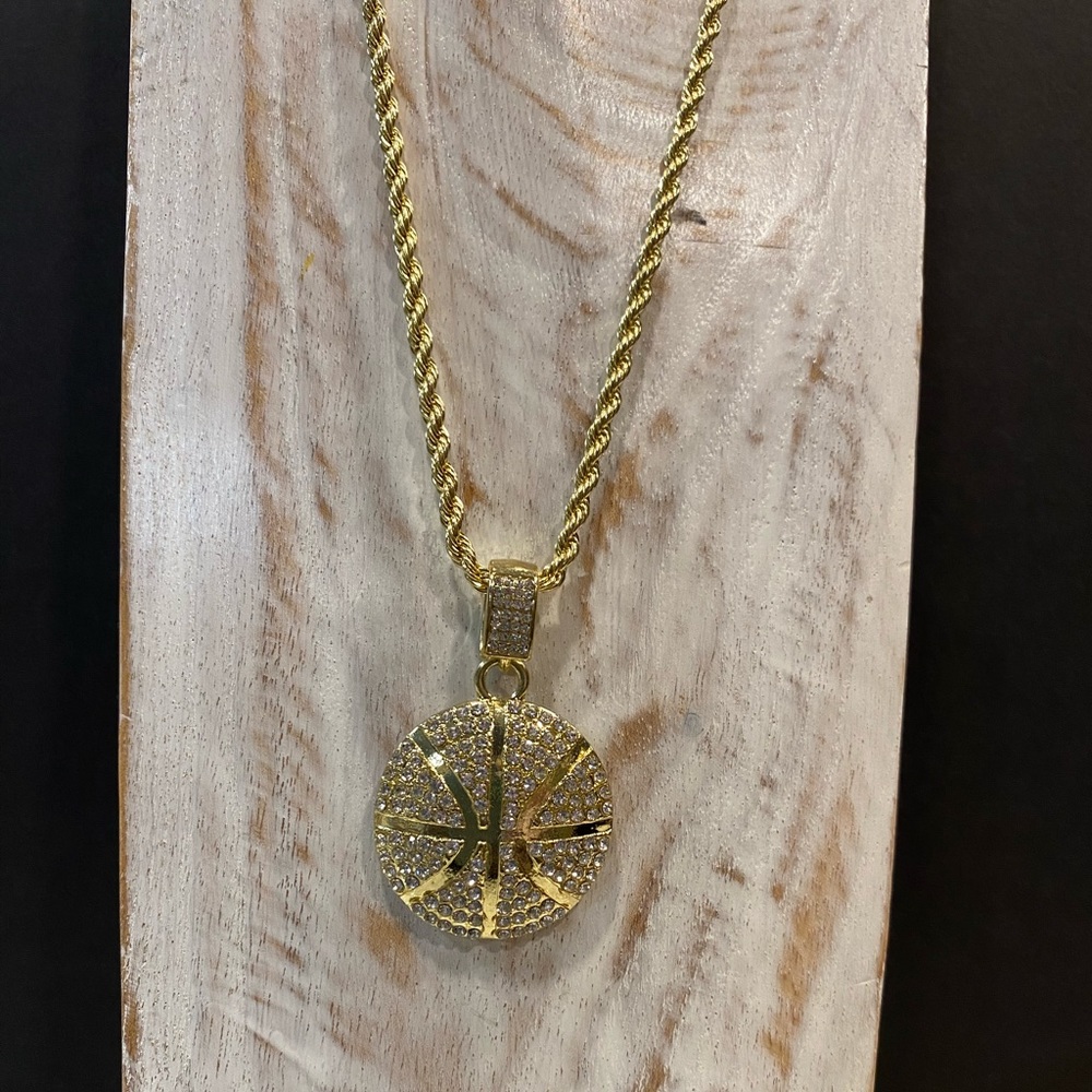 Gold Tone Chain And Pendant With Stones Unisex